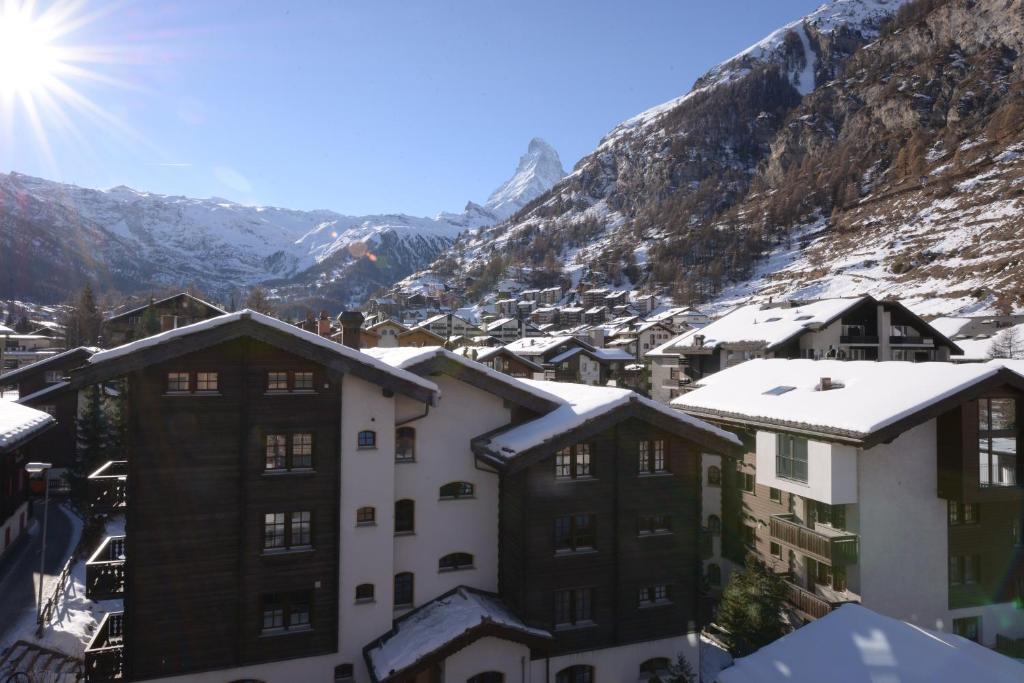 Alpenhotel Fleurs De Zermatt Exterior photo